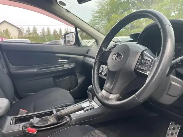 スバル インプレッサ ＸＶ 2．0i－L アイサイト 道東・釧路十勝 2013(平25)年 3.8万km サテンホワイトパール 4WD/純正ナビ/(FM AM CD DVD BT フルセグTV)/バックカメラ/衝突軽減ブレーキ/レーダークルーズコントロール/パワーシート/プッシュスタート/スマートキー/HID/ETC/パドルシフト/オートライト/ドアバイザー/フロアマット/革巻きステアリング