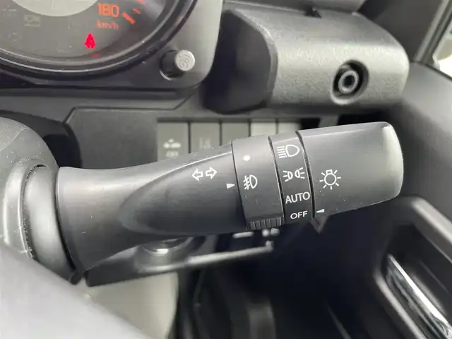 スズキ ジムニー シエラ JC 茨城県 2020(令2)年 5.3万km ジャングルグリーン 純正ナビ/【ラジオ・SD・iPod・TV・USB・BT・CD・DVD】/シートヒーター/4WD/センターデフロック/ダウンヒルアシストコントロール/クルコン/Bカメラ/ETC/ステリモ/オートライト/Fフォグ/LEDライト/ヘッドライトウォッシャー/純正フロアマット/純正アルミホイール/横滑り防止装置/レーンキープアシスト/衝突被害軽減システム