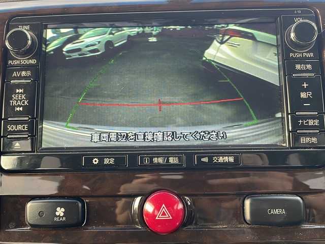 三菱 デリカＤ：５ シャモニー 青森県 2016(平28)年 10.7万km ウォームホワイトP/クールシルバー 4WD/純正SDナビ・フルセグTV/CD・DVD・Bluetooth/アルパインフリップダウンモニター/フロイト・サイド・バックカメラ/両側パワースライドドア/クルーズコントロール/パドルシフト/前席シートヒーター/ビルトインETC/スマートキー/HIDヘッドライト/フォグランプ/純正１８インチアルミホイール