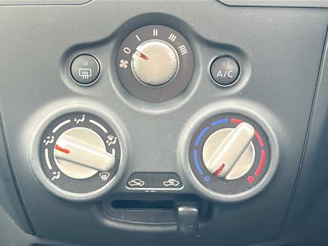 日産 ノート X 千葉県 2017(平29)年 5.7万km ブリリアントホワイトパール 社外メモリナビ/ワンセグTV/Bluetooth/CD/ラジオ/衝突軽減ブレーキ/レーンキープアシスト/ドアバイザー/スマートキー