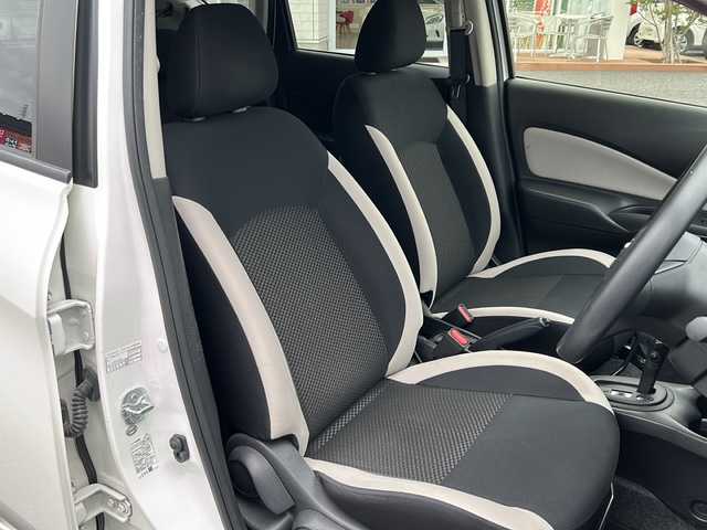 日産 ノート X 千葉県 2017(平29)年 5.7万km ブリリアントホワイトパール 社外メモリナビ/ワンセグTV/Bluetooth/CD/ラジオ/衝突軽減ブレーキ/レーンキープアシスト/ドアバイザー/スマートキー