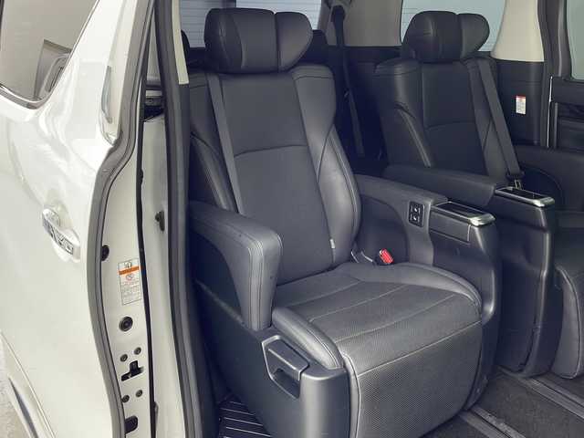 トヨタ アルファード S Cパッケージ 宮城県 2021(令3)年 4.4万km ホワイトパールクリスタルシャイン モデリスタエアロ（前後・サイド）/ツインムーンルーフ/ワンオーナー/トヨタセーフティーセンス/・レーントレーシングアシスト/・オートマチックハイビーム/・プリクラッシュセーフティーシステム/・ロードサインアシスト/・レーダークルーズコントロール/ブラインドスポットモニター/純正フリップダウンモニター/デジタルインナーミラー/前席シートヒーター・エアーシート/レザーシート/1・2列目パワーシート/両側パワースライドドア/純正11インチナビ/（BT.CD.DVD.SD.USB.HDMI）/バックカメラ/フルセグTV/ドライブレコーダー（前後）/ビルトインETC/電動パーキングブレーキ/電動リアゲート/ウッドコンビステアリング/ステアリングスイッチ/ステアリングヒーター/プッシュスタート/スマートキー/ロールサンシェード/純正ドアバイザー/純正18インチアルミホイール/LEDヘッドライト/LEDフォグランプ