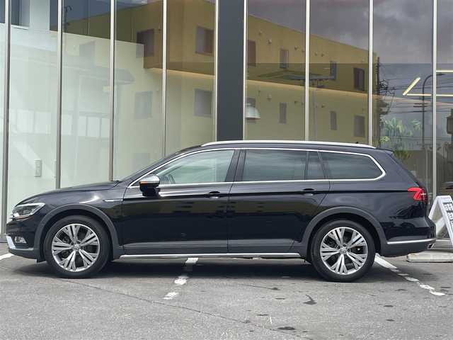 フォルクスワーゲン パサート オールトラック TDI 4モーション アドバンス 青森県 2019(平31)年 3.1万km ディープブラックパールエフェクト /4WD/ディーゼル/ターボ/プリクラッシュブレーキシステム/レーンキープアシストシステム/アラウンドビューカメラ/駐車支援システム/アダプティブクルーズコントロール/純正9インチメーカーナビ/・フルセグTV/BT/DVD/AppleCarPlay/AndroidAuto/バーチャルコックピット/黒革シート/シートヒーター/ベンチレーター/運転席マッサージ機能付き/ステアヒーター/パドルシフト/パワーバックドア/オートライトLED/フォグ/ヘットライトウオッシャー/純正18インチアルミホイール/置くだけ充電/ETC2.0/スマートエントリー/スタートシステム/シルバールーフレール/アイドリングストップ/純正フロアマット/リア7面プライバシーガラス/ミラーヒーター/電動格納ミラー/取扱説明書/保証書