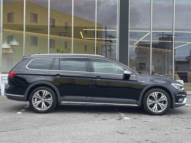 フォルクスワーゲン パサート オールトラック TDI 4モーション アドバンス 青森県 2019(平31)年 3.1万km ディープブラックパールエフェクト /4WD/ディーゼル/ターボ/プリクラッシュブレーキシステム/レーンキープアシストシステム/アラウンドビューカメラ/駐車支援システム/アダプティブクルーズコントロール/純正9インチメーカーナビ/・フルセグTV/BT/DVD/AppleCarPlay/AndroidAuto/バーチャルコックピット/黒革シート/シートヒーター/ベンチレーター/運転席マッサージ機能付き/ステアヒーター/パドルシフト/パワーバックドア/オートライトLED/フォグ/ヘットライトウオッシャー/純正18インチアルミホイール/置くだけ充電/ETC2.0/スマートエントリー/スタートシステム/シルバールーフレール/アイドリングストップ/純正フロアマット/リア7面プライバシーガラス/ミラーヒーター/電動格納ミラー/取扱説明書/保証書