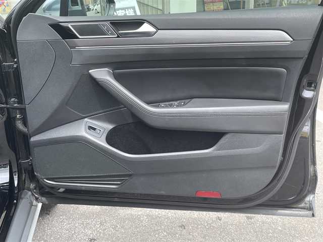 フォルクスワーゲン パサート オールトラック TDI 4モーション アドバンス 青森県 2019(平31)年 3.1万km ディープブラックパールエフェクト /4WD/ディーゼル/ターボ/プリクラッシュブレーキシステム/レーンキープアシストシステム/アラウンドビューカメラ/駐車支援システム/アダプティブクルーズコントロール/純正9インチメーカーナビ/・フルセグTV/BT/DVD/AppleCarPlay/AndroidAuto/バーチャルコックピット/黒革シート/シートヒーター/ベンチレーター/運転席マッサージ機能付き/ステアヒーター/パドルシフト/パワーバックドア/オートライトLED/フォグ/ヘットライトウオッシャー/純正18インチアルミホイール/置くだけ充電/ETC2.0/スマートエントリー/スタートシステム/シルバールーフレール/アイドリングストップ/純正フロアマット/リア7面プライバシーガラス/ミラーヒーター/電動格納ミラー/取扱説明書/保証書