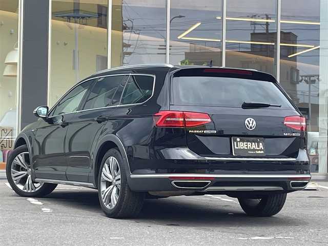 フォルクスワーゲン パサート オールトラック TDI 4モーション アドバンス 青森県 2019(平31)年 3.1万km ディープブラックパールエフェクト /4WD/ディーゼル/ターボ/プリクラッシュブレーキシステム/レーンキープアシストシステム/アラウンドビューカメラ/駐車支援システム/アダプティブクルーズコントロール/純正9インチメーカーナビ/・フルセグTV/BT/DVD/AppleCarPlay/AndroidAuto/バーチャルコックピット/黒革シート/シートヒーター/ベンチレーター/運転席マッサージ機能付き/ステアヒーター/パドルシフト/パワーバックドア/オートライトLED/フォグ/ヘットライトウオッシャー/純正18インチアルミホイール/置くだけ充電/ETC2.0/スマートエントリー/スタートシステム/シルバールーフレール/アイドリングストップ/純正フロアマット/リア7面プライバシーガラス/ミラーヒーター/電動格納ミラー/取扱説明書/保証書