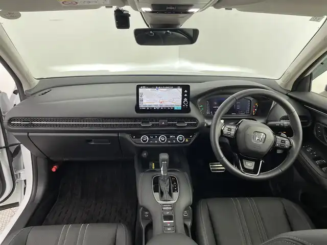 ホンダ ＺＲ－Ｖ Z 道央・札幌 2023(令5)年 0.5万km プラチナホワイトパール ・４WD/・寒冷地仕様/・BOSEプレミアムサウンド/・ホンダセンシング/・純正メモリナビ/・ホンダコネクトディスプレイ/・BT/USB/AppleCarPlay/AndroidAuto/・フルセグテレビ/・アラウンドビューモニター/・前後ドライブレコーダー/・ビルトインETC2.0/・レザーシート/・D＋N席パワーシート/・パワーバックドア/・レーダークルーズコントロール/・アイドリングストップ/・前後コーナーセンサー/・レーンキープアシスト/・ブラインドスポットモニター/・ステアリングヒーター/・LEDヘッドライト/・オートライト/・オートマチックハイビーム/・保証書・取扱説明書