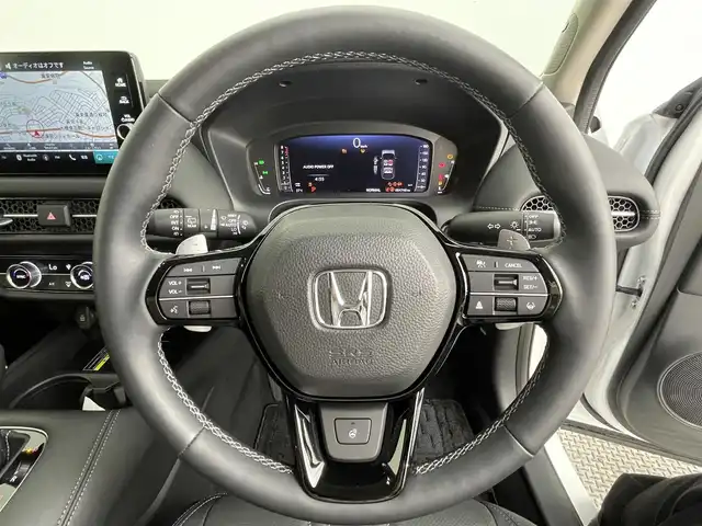 ホンダ ＺＲ－Ｖ Z 道央・札幌 2023(令5)年 0.5万km プラチナホワイトパール ・４WD/・寒冷地仕様/・BOSEプレミアムサウンド/・ホンダセンシング/・純正メモリナビ/・ホンダコネクトディスプレイ/・BT/USB/AppleCarPlay/AndroidAuto/・フルセグテレビ/・アラウンドビューモニター/・前後ドライブレコーダー/・ビルトインETC2.0/・レザーシート/・D＋N席パワーシート/・パワーバックドア/・レーダークルーズコントロール/・アイドリングストップ/・前後コーナーセンサー/・レーンキープアシスト/・ブラインドスポットモニター/・ステアリングヒーター/・LEDヘッドライト/・オートライト/・オートマチックハイビーム/・保証書・取扱説明書