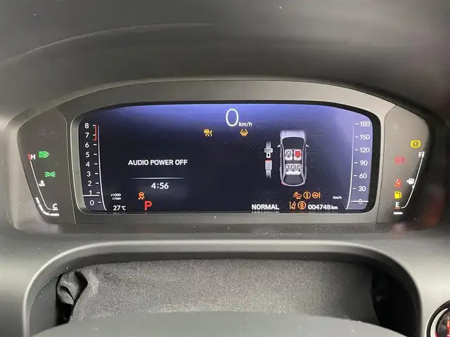 ホンダ ＺＲ－Ｖ Z 道央・札幌 2023(令5)年 0.5万km プラチナホワイトパール ・４WD/・寒冷地仕様/・BOSEプレミアムサウンド/・ホンダセンシング/・純正メモリナビ/・ホンダコネクトディスプレイ/・BT/USB/AppleCarPlay/AndroidAuto/・フルセグテレビ/・アラウンドビューモニター/・前後ドライブレコーダー/・ビルトインETC2.0/・レザーシート/・D＋N席パワーシート/・パワーバックドア/・レーダークルーズコントロール/・アイドリングストップ/・前後コーナーセンサー/・レーンキープアシスト/・ブラインドスポットモニター/・ステアリングヒーター/・LEDヘッドライト/・オートライト/・オートマチックハイビーム/・保証書・取扱説明書