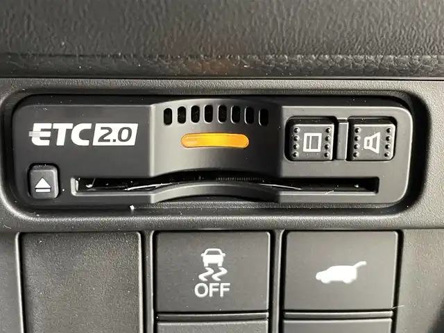 ホンダ ＺＲ－Ｖ Z 道央・札幌 2023(令5)年 0.5万km プラチナホワイトパール ・４WD/・寒冷地仕様/・BOSEプレミアムサウンド/・ホンダセンシング/・純正メモリナビ/・ホンダコネクトディスプレイ/・BT/USB/AppleCarPlay/AndroidAuto/・フルセグテレビ/・アラウンドビューモニター/・前後ドライブレコーダー/・ビルトインETC2.0/・レザーシート/・D＋N席パワーシート/・パワーバックドア/・レーダークルーズコントロール/・アイドリングストップ/・前後コーナーセンサー/・レーンキープアシスト/・ブラインドスポットモニター/・ステアリングヒーター/・LEDヘッドライト/・オートライト/・オートマチックハイビーム/・保証書・取扱説明書