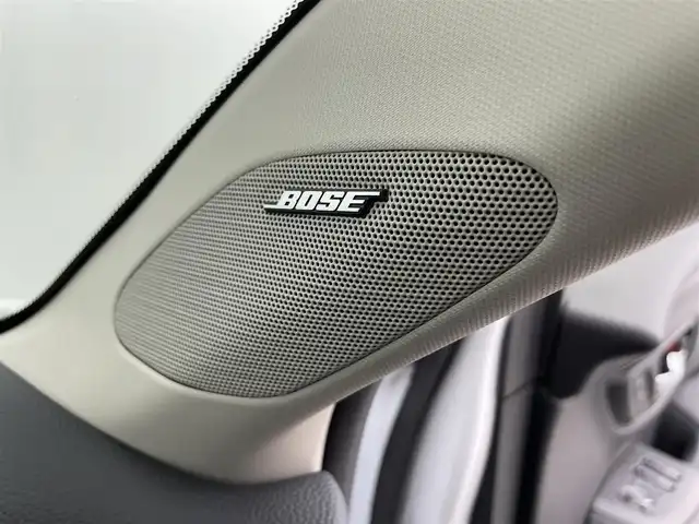 ホンダ ＺＲ－Ｖ Z 道央・札幌 2023(令5)年 0.5万km プラチナホワイトパール ・４WD/・寒冷地仕様/・BOSEプレミアムサウンド/・ホンダセンシング/・純正メモリナビ/・ホンダコネクトディスプレイ/・BT/USB/AppleCarPlay/AndroidAuto/・フルセグテレビ/・アラウンドビューモニター/・前後ドライブレコーダー/・ビルトインETC2.0/・レザーシート/・D＋N席パワーシート/・パワーバックドア/・レーダークルーズコントロール/・アイドリングストップ/・前後コーナーセンサー/・レーンキープアシスト/・ブラインドスポットモニター/・ステアリングヒーター/・LEDヘッドライト/・オートライト/・オートマチックハイビーム/・保証書・取扱説明書