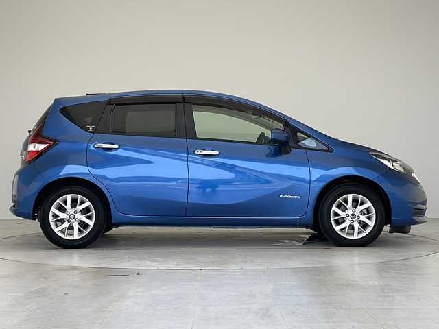 日産 ノート e－パワー X Vセレクション 愛知県 2020(令2)年 2.9万km シャイニングブルー 衝突軽減システム/純正SDナビ　ＳＤカードなし/全方位カメラ/レーダークルーズコントロール/フルセグ/CD DVD/Bluetooth/バックカメラ/コーナーセンサー/純正アルミホイール/オートライト/ドライブレコーダー/ETC/ステアリングスイッチ/スマートキー/プッシュスタート