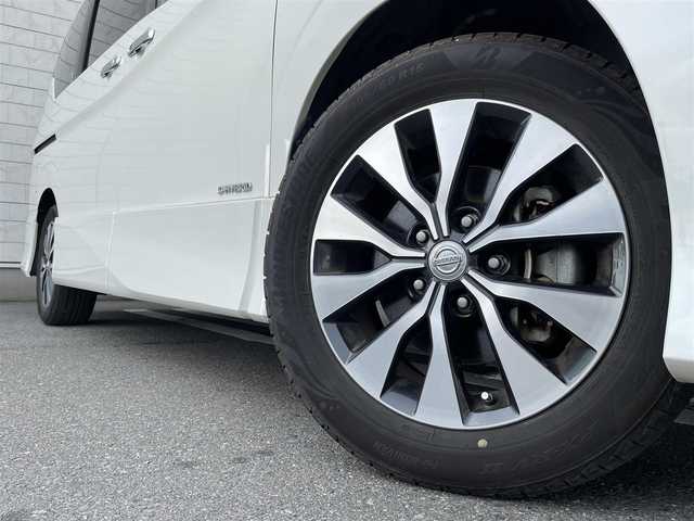 日産 セレナ ハイウェイスターVセレクションⅡ 福岡県 2019(令1)年 3.5万km ブリリアントホワイトパール 純正9型ナビ(フルセグ/TV/CD/DVD/BT)アラウンドビューモニター後席モニタープロパイロットエマージェンシーブレーキコーナーセンサー両側電動パワスラ前後ドラレコETCデジタルインナーミラーUSBポート純正ヘットライト/純正16インチアルミホイールスマートキープッシュスタート