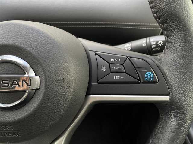 日産 セレナ ハイウェイスターVセレクションⅡ 福岡県 2019(令1)年 3.5万km ブリリアントホワイトパール 純正9型ナビ(フルセグ/TV/CD/DVD/BT)アラウンドビューモニター後席モニタープロパイロットエマージェンシーブレーキコーナーセンサー両側電動パワスラ前後ドラレコETCデジタルインナーミラーUSBポート純正ヘットライト/純正16インチアルミホイールスマートキープッシュスタート