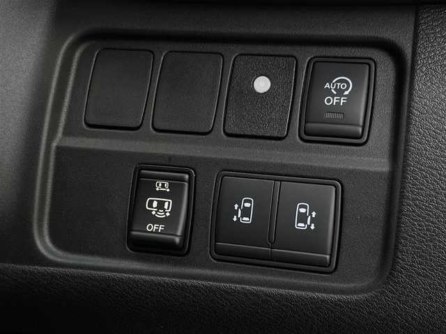 日産 セレナ ハイウェイスターVセレクションⅡ 福岡県 2019(令1)年 3.5万km ブリリアントホワイトパール 純正9型ナビ(フルセグ/TV/CD/DVD/BT)アラウンドビューモニター後席モニタープロパイロットエマージェンシーブレーキコーナーセンサー両側電動パワスラ前後ドラレコETCデジタルインナーミラーUSBポート純正ヘットライト/純正16インチアルミホイールスマートキープッシュスタート