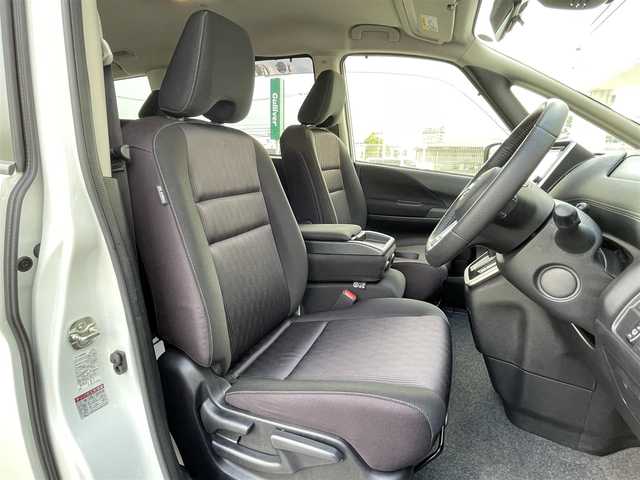 日産 セレナ ハイウェイスターVセレクションⅡ 福岡県 2019(令1)年 3.5万km ブリリアントホワイトパール 純正9型ナビ(フルセグ/TV/CD/DVD/BT)アラウンドビューモニター後席モニタープロパイロットエマージェンシーブレーキコーナーセンサー両側電動パワスラ前後ドラレコETCデジタルインナーミラーUSBポート純正ヘットライト/純正16インチアルミホイールスマートキープッシュスタート