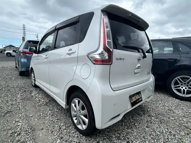 日産 デイズ ハイウェイスターX 埼玉県 2018(平30)年 1.5万km パール 純正ナビゲーション/前後パークセンサー/地デジ/HIDヘッドライト/スマートキー/純正14インチアルミホイール