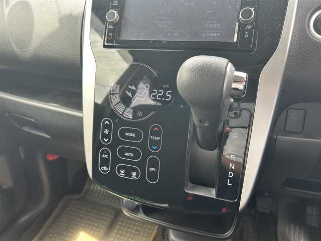 日産 デイズ ハイウェイスターX 埼玉県 2018(平30)年 1.5万km パール 純正ナビゲーション/前後パークセンサー/地デジ/HIDヘッドライト/スマートキー/純正14インチアルミホイール