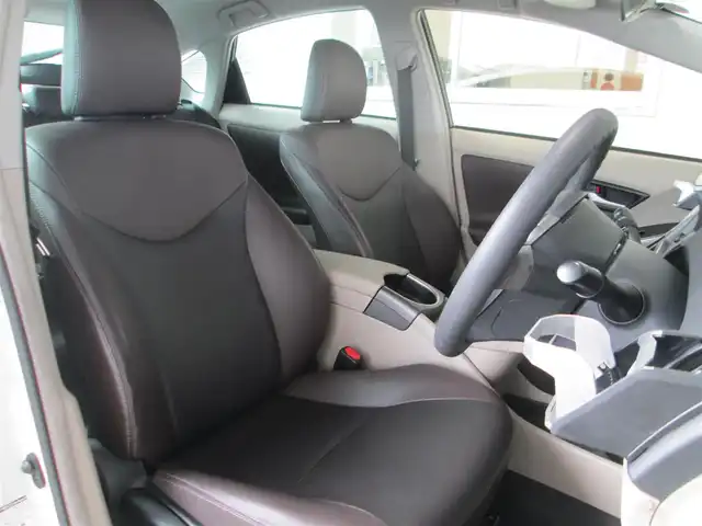 トヨタ プリウス S　マイコーデ 千葉県 2014(平26)年 3.7万km ホワイトパールクリスタルシャイン 純正メモリナビ、フルセグ/CD/DVD/BT/SD/バックカメラ/オーディオ【CD/DVD/BT/SD】/HIDヘッドライト、フォグライト/純正15インチアルミホイール/社外フロントグリスマスク/合皮レザーシート/前後コーナーセンサー/フロントドライブレコダー/ビルトインETC/横滑り防止装置/シートリフター/スマートキー×2/保証書/取説/ナビ取説