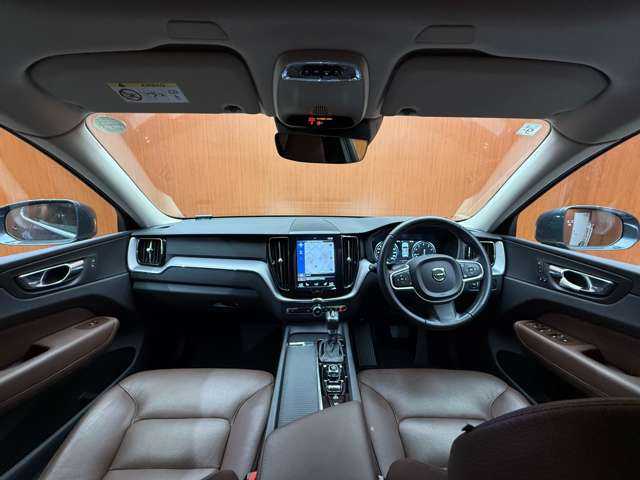 ボルボ ＸＣ６０ T5 AWD モーメンタム 千葉県 2019(令1)年 5.3万km デニムブルーメタリック ＡＣＣ　/茶革　/ナビ　/ＴＶ　/ＣａｒＰｌａｙ　/３６０°シートヒーター　/電動リアゲート　/パーキングアシスト　/ＬＥＤヘッドライト　/ハイパフォーマンスオーディオ　/衝突軽減Ｂ　/ＢＳＭ　/ＬＫＡ　　/ＥＴＣ　/禁煙車