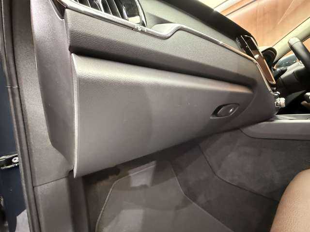 ボルボ ＸＣ６０ T5 AWD モーメンタム 千葉県 2019(令1)年 5.3万km デニムブルーメタリック ＡＣＣ　/茶革　/ナビ　/ＴＶ　/ＣａｒＰｌａｙ　/３６０°シートヒーター　/電動リアゲート　/パーキングアシスト　/ＬＥＤヘッドライト　/ハイパフォーマンスオーディオ　/衝突軽減Ｂ　/ＢＳＭ　/ＬＫＡ　　/ＥＴＣ　/禁煙車