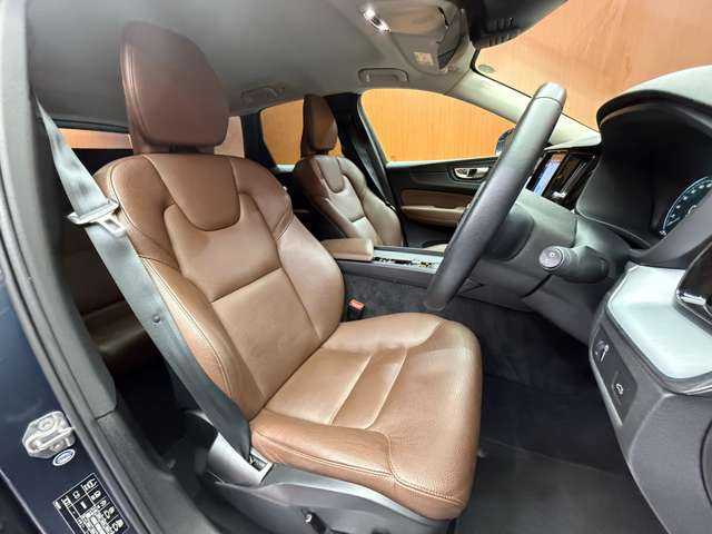 ボルボ ＸＣ６０ T5 AWD モーメンタム 千葉県 2019(令1)年 5.3万km デニムブルーメタリック ＡＣＣ　/茶革　/ナビ　/ＴＶ　/ＣａｒＰｌａｙ　/３６０°シートヒーター　/電動リアゲート　/パーキングアシスト　/ＬＥＤヘッドライト　/ハイパフォーマンスオーディオ　/衝突軽減Ｂ　/ＢＳＭ　/ＬＫＡ　　/ＥＴＣ　/禁煙車