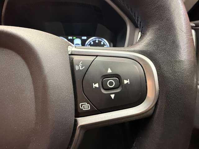ボルボ ＸＣ６０ T5 AWD モーメンタム 千葉県 2019(令1)年 5.3万km デニムブルーメタリック ＡＣＣ　/茶革　/ナビ　/ＴＶ　/ＣａｒＰｌａｙ　/３６０°シートヒーター　/電動リアゲート　/パーキングアシスト　/ＬＥＤヘッドライト　/ハイパフォーマンスオーディオ　/衝突軽減Ｂ　/ＢＳＭ　/ＬＫＡ　　/ＥＴＣ　/禁煙車