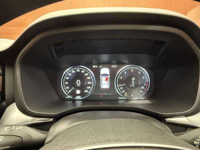 ボルボ ＸＣ６０ T5 AWD モーメンタム 千葉県 2019(令1)年 5.3万km デニムブルーメタリック ＡＣＣ　/茶革　/ナビ　/ＴＶ　/ＣａｒＰｌａｙ　/３６０°シートヒーター　/電動リアゲート　/パーキングアシスト　/ＬＥＤヘッドライト　/ハイパフォーマンスオーディオ　/衝突軽減Ｂ　/ＢＳＭ　/ＬＫＡ　　/ＥＴＣ　/禁煙車