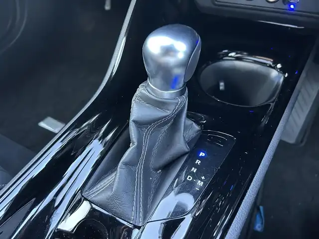 トヨタ Ｃ－ＨＲ G モード ネロセーフティプラスⅢ 静岡県 2023(令5)年 5.7万km ブラックマイカ ワンオーナー　/純正マルチメディア　/・Ｂｌｕｅｔｏｏｔｈ接続　/・USB入力端子/・Ａｐｐｌｅ　ＣａｒＰｌａｙ　/・Ａｎｄｒｏｉｄ　Ａｕｔｏ　/トヨタセーフティーセンス　/・プリクラッシュセーフティ/・レーンディパーチャーアラート/・オートマチックハイビーム/・レーダークルーズコントロール/ＢＳＭ/パノラミックビューモニター/プッシュスタート　/スマートキー　/電動パーキングブレーキ/オートブレーキホールド/前席シートヒーター/ＬＥＤオートライト/ビルトインETC/取扱説明書/保証書