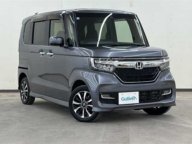 ホンダ Ｎ ＢＯＸ カスタム G L ホンダセンシング 道央・札幌 2017(平29)年 5.5万km シャイニンググレーM /4WD//純正ナビ：VXU-185NBi/(CD/DVD/BT/SD/フルセグ/ラジオ)//寒冷地仕様//ホンダセンシング//バックカメラ//片側パワースライドドア//レーダークルーズコントロール//ビルトインETC//純正エンジンスターター //横滑り防止装置//レーンキープアシスト//オートエアコン//オートライト//フォグライト//シートヒーター（運転席、助手席）//スペアキー1本