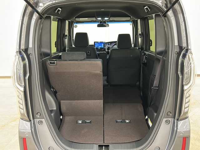ホンダ Ｎ ＢＯＸ カスタム G L ホンダセンシング 道央・札幌 2017(平29)年 5.5万km シャイニンググレーM /4WD//純正ナビ：VXU-185NBi/(CD/DVD/BT/SD/フルセグ/ラジオ)//寒冷地仕様//ホンダセンシング//バックカメラ//片側パワースライドドア//レーダークルーズコントロール//ビルトインETC//純正エンジンスターター //横滑り防止装置//レーンキープアシスト//オートエアコン//オートライト//フォグライト//シートヒーター（運転席、助手席）//スペアキー1本