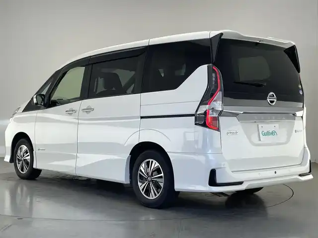 日産 セレナ e－パワー ハイウェイスター V 愛知県 2020(令2)年 4.6万km ブリリアントホワイトパール 純正１０型ナビ　後席モニター　BSM　デジイン　ハンズフリーパワスラ　黒ハーフレザー　追従クルコン　禁煙車　フルTV　DVD 全方位カメラ　車線逸脱　衝突軽減　ETC　LEDオートライト　ドラレコ　コーナーセンサー　USB　純正マット　純正１５インチAW　ブルーレイ再生　プロパイロット