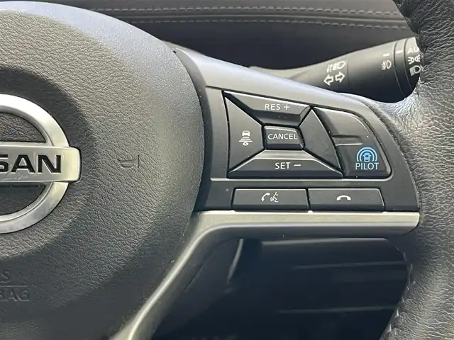 日産 セレナ e－パワー ハイウェイスター V 愛知県 2020(令2)年 4.6万km ブリリアントホワイトパール 純正１０型ナビ　後席モニター　BSM　デジイン　ハンズフリーパワスラ　黒ハーフレザー　追従クルコン　禁煙車　フルTV　DVD 全方位カメラ　車線逸脱　衝突軽減　ETC　LEDオートライト　ドラレコ　コーナーセンサー　USB　純正マット　純正１５インチAW　ブルーレイ再生　プロパイロット