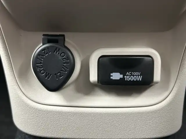 トヨタ シエンタ ハイブリッド Z 愛知県 2022(令4)年 4.2万km ベージュ 純正10.5インチナビ/（Bluetooth/フルセグTV/AM/FM/Miracast)/パラノミックビューモニター/純正ドラレコ前後/トヨタセーフティー/・プリクラッシュセーフティー/・ブラインドスポットモニター/・リヤクロストラフィックアラート/・レーントーシングアシスト/・パーキングサポートブレーキ/・プロアクティブドライビングアシスト/・レーダークルーズコントロール/天井サーキュレーター/両側パワースライドドア/ナノイーX/アクセサリーコンセント/純正2.0ビルドインETC/スマートキー/（スペアキー×１）/取説/保証書