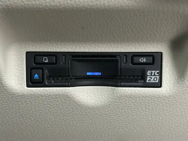 トヨタ シエンタ ハイブリッド Z 愛知県 2022(令4)年 4.2万km ベージュ 純正10.5インチナビ/（Bluetooth/フルセグTV/AM/FM/Miracast)/パラノミックビューモニター/純正ドラレコ前後/トヨタセーフティー/・プリクラッシュセーフティー/・ブラインドスポットモニター/・リヤクロストラフィックアラート/・レーントーシングアシスト/・パーキングサポートブレーキ/・プロアクティブドライビングアシスト/・レーダークルーズコントロール/天井サーキュレーター/両側パワースライドドア/ナノイーX/アクセサリーコンセント/純正2.0ビルドインETC/スマートキー/（スペアキー×１）/取説/保証書