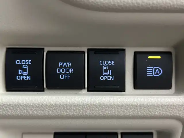 トヨタ シエンタ ハイブリッド Z 愛知県 2022(令4)年 4.2万km ベージュ 純正10.5インチナビ/（Bluetooth/フルセグTV/AM/FM/Miracast)/パラノミックビューモニター/純正ドラレコ前後/トヨタセーフティー/・プリクラッシュセーフティー/・ブラインドスポットモニター/・リヤクロストラフィックアラート/・レーントーシングアシスト/・パーキングサポートブレーキ/・プロアクティブドライビングアシスト/・レーダークルーズコントロール/天井サーキュレーター/両側パワースライドドア/ナノイーX/アクセサリーコンセント/純正2.0ビルドインETC/スマートキー/（スペアキー×１）/取説/保証書