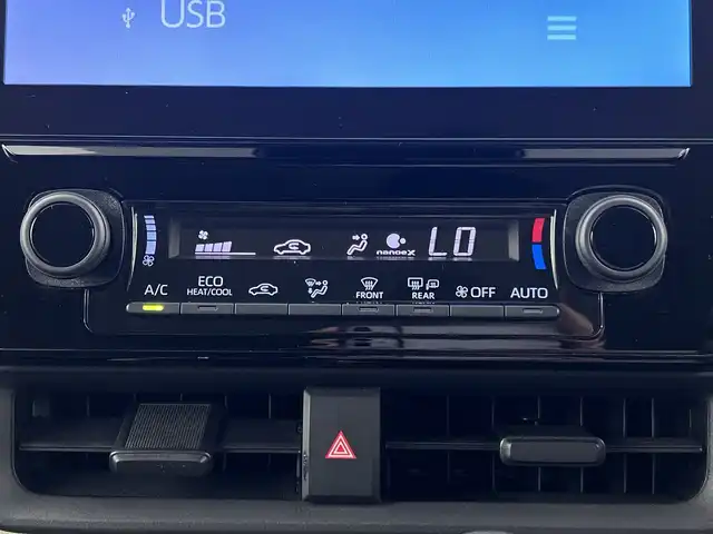 トヨタ シエンタ ハイブリッド Z 愛知県 2022(令4)年 4.2万km ベージュ 純正10.5インチナビ/（Bluetooth/フルセグTV/AM/FM/Miracast)/パラノミックビューモニター/純正ドラレコ前後/トヨタセーフティー/・プリクラッシュセーフティー/・ブラインドスポットモニター/・リヤクロストラフィックアラート/・レーントーシングアシスト/・パーキングサポートブレーキ/・プロアクティブドライビングアシスト/・レーダークルーズコントロール/天井サーキュレーター/両側パワースライドドア/ナノイーX/アクセサリーコンセント/純正2.0ビルドインETC/スマートキー/（スペアキー×１）/取説/保証書