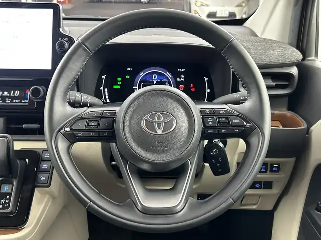 トヨタ シエンタ ハイブリッド Z 愛知県 2022(令4)年 4.2万km ベージュ 純正10.5インチナビ/（Bluetooth/フルセグTV/AM/FM/Miracast)/パラノミックビューモニター/純正ドラレコ前後/トヨタセーフティー/・プリクラッシュセーフティー/・ブラインドスポットモニター/・リヤクロストラフィックアラート/・レーントーシングアシスト/・パーキングサポートブレーキ/・プロアクティブドライビングアシスト/・レーダークルーズコントロール/天井サーキュレーター/両側パワースライドドア/ナノイーX/アクセサリーコンセント/純正2.0ビルドインETC/スマートキー/（スペアキー×１）/取説/保証書