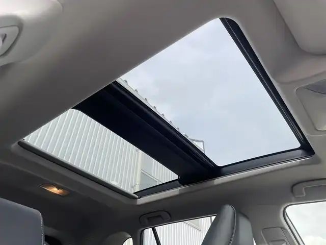 トヨタ ＲＡＶ４ G Zパッケージ 福岡県 2020(令2)年 3.9万km ホワイトパールクリスタルシャイン モデリスタエアロ/パノラマルーフ/黒革シート/アルパイン９型ナビ/フルセグTV/CD/DVD/BT/SD/バックカメラ/PCS/LTA/クリアランスソナー/PKSB/ハンズフリーパワーバックドア/デジタルインナーミラー/ＢＳＭ/レーダークルーズコントロール/ルーフレール/シートメモリー/パワーシート/前席シートヒーター/ステアリングヒーター/ビルトインETC/スマートキー/プッシュスタート/LEDオートライト/オートハイビーム/電動パーキング/ブレーキホールド/ワイヤレス充電