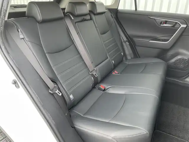 トヨタ ＲＡＶ４ G Zパッケージ 福岡県 2020(令2)年 3.9万km ホワイトパールクリスタルシャイン モデリスタエアロ/パノラマルーフ/黒革シート/アルパイン９型ナビ/フルセグTV/CD/DVD/BT/SD/バックカメラ/PCS/LTA/クリアランスソナー/PKSB/ハンズフリーパワーバックドア/デジタルインナーミラー/ＢＳＭ/レーダークルーズコントロール/ルーフレール/シートメモリー/パワーシート/前席シートヒーター/ステアリングヒーター/ビルトインETC/スマートキー/プッシュスタート/LEDオートライト/オートハイビーム/電動パーキング/ブレーキホールド/ワイヤレス充電