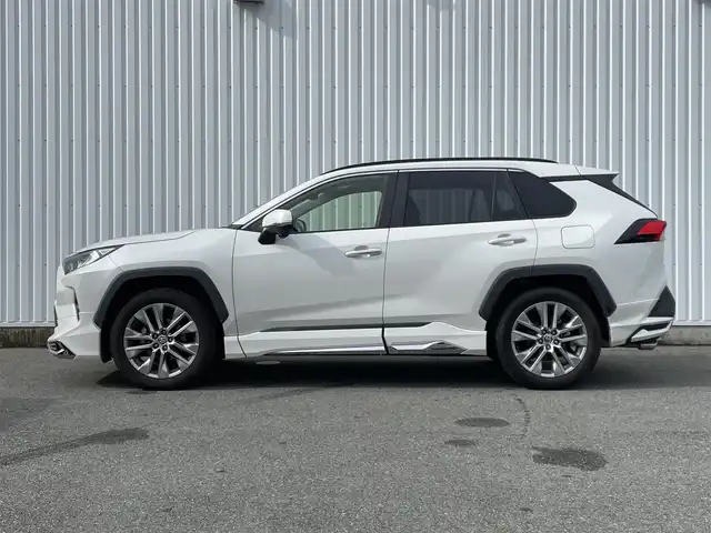 トヨタ ＲＡＶ４ G Zパッケージ 福岡県 2020(令2)年 3.9万km ホワイトパールクリスタルシャイン モデリスタエアロ/パノラマルーフ/黒革シート/アルパイン９型ナビ/フルセグTV/CD/DVD/BT/SD/バックカメラ/PCS/LTA/クリアランスソナー/PKSB/ハンズフリーパワーバックドア/デジタルインナーミラー/ＢＳＭ/レーダークルーズコントロール/ルーフレール/シートメモリー/パワーシート/前席シートヒーター/ステアリングヒーター/ビルトインETC/スマートキー/プッシュスタート/LEDオートライト/オートハイビーム/電動パーキング/ブレーキホールド/ワイヤレス充電
