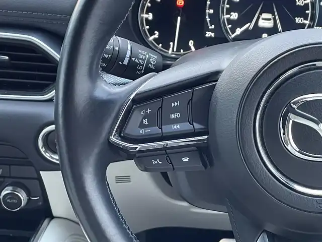 マツダ ＣＸ－８ XD エクスクルーシブモード 滋賀県 2022(令4)年 7.6万km スノーフレイクホワイトパールマイカ サンルーフ/BOSEサウンド/純正10インチメーカーナビ/(AM/FM/BT/USB/フルセグTV）/白革シート/全周囲モニター/パワーバックドア/コーナーセンサー/パワーシート/メモリーシート/シートヒーター/シートベンチレーション/衝突軽減ブレーキ/レーントレーシングアシスト/レーダークルーズコントロール/置くだけ充電/アイドリングストップ/革巻きステアリング/ステアリングスイッチ/オートライト/電動サイドブレーキ/プッシュスタート/フロアマット/電格ウインカーミラー/スペアキー