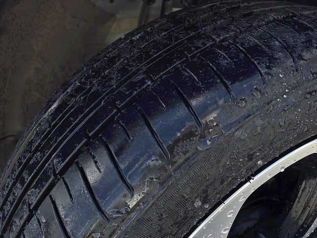 ホンダ ヴェゼル ハイブリッド Z ホンダセンシング 新潟県 2019(平31)年 4.3万km プラチナホワイトパール 純正メモリナビ/（DTV/DVD/Bluetooth）/ホンダセンシング/衝突軽減/レーンキープアシスト/先行発進検知/クルーズコントロール/バックカメラ/ビルドインETC/ハーフレザーシート/シートヒーター/革巻きステア/パドルシフト/防眩ミラー/フロアマット/LEDヘッドライト/フォグランプ/ウィンカーミラー/電格ミラー/ドアバイザー