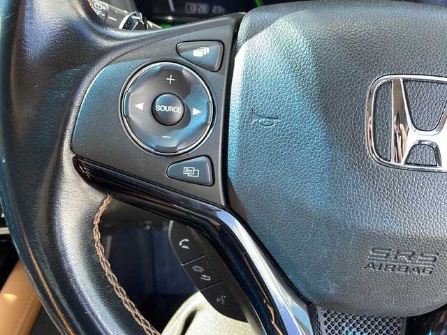 ホンダ ヴェゼル ハイブリッド Z ホンダセンシング 新潟県 2019(平31)年 4.3万km プラチナホワイトパール 純正メモリナビ/（DTV/DVD/Bluetooth）/ホンダセンシング/衝突軽減/レーンキープアシスト/先行発進検知/クルーズコントロール/バックカメラ/ビルドインETC/ハーフレザーシート/シートヒーター/革巻きステア/パドルシフト/防眩ミラー/フロアマット/LEDヘッドライト/フォグランプ/ウィンカーミラー/電格ミラー/ドアバイザー