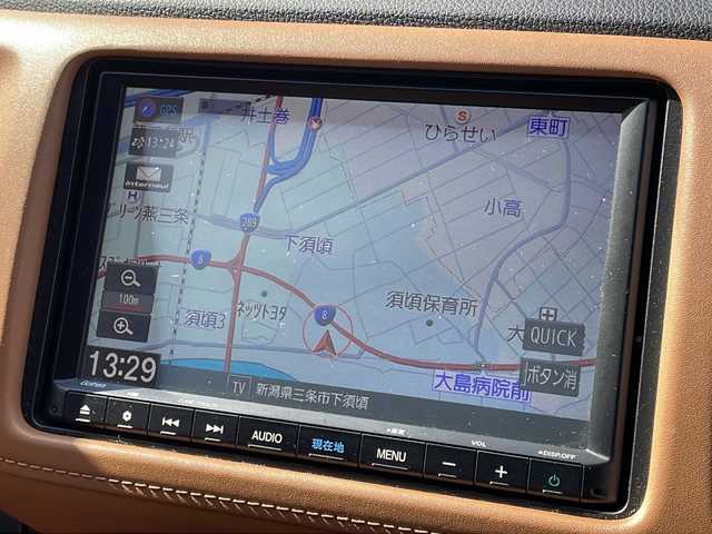 ホンダ ヴェゼル ハイブリッド Z ホンダセンシング 新潟県 2019(平31)年 4.3万km プラチナホワイトパール 純正メモリナビ/（DTV/DVD/Bluetooth）/ホンダセンシング/衝突軽減/レーンキープアシスト/先行発進検知/クルーズコントロール/バックカメラ/ビルドインETC/ハーフレザーシート/シートヒーター/革巻きステア/パドルシフト/防眩ミラー/フロアマット/LEDヘッドライト/フォグランプ/ウィンカーミラー/電格ミラー/ドアバイザー