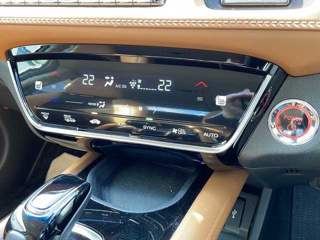 ホンダ ヴェゼル ハイブリッド Z ホンダセンシング 新潟県 2019(平31)年 4.3万km プラチナホワイトパール 純正メモリナビ/（DTV/DVD/Bluetooth）/ホンダセンシング/衝突軽減/レーンキープアシスト/先行発進検知/クルーズコントロール/バックカメラ/ビルドインETC/ハーフレザーシート/シートヒーター/革巻きステア/パドルシフト/防眩ミラー/フロアマット/LEDヘッドライト/フォグランプ/ウィンカーミラー/電格ミラー/ドアバイザー