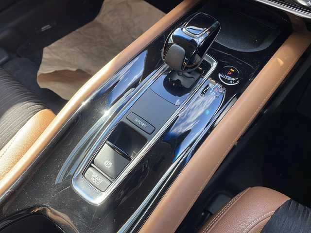 ホンダ ヴェゼル ハイブリッド Z ホンダセンシング 新潟県 2019(平31)年 4.3万km プラチナホワイトパール 純正メモリナビ/（DTV/DVD/Bluetooth）/ホンダセンシング/衝突軽減/レーンキープアシスト/先行発進検知/クルーズコントロール/バックカメラ/ビルドインETC/ハーフレザーシート/シートヒーター/革巻きステア/パドルシフト/防眩ミラー/フロアマット/LEDヘッドライト/フォグランプ/ウィンカーミラー/電格ミラー/ドアバイザー