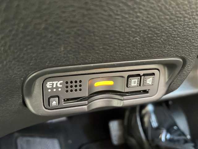 ホンダ ヴェゼル ハイブリッド Z ホンダセンシング 新潟県 2019(平31)年 4.3万km プラチナホワイトパール 純正メモリナビ/（DTV/DVD/Bluetooth）/ホンダセンシング/衝突軽減/レーンキープアシスト/先行発進検知/クルーズコントロール/バックカメラ/ビルドインETC/ハーフレザーシート/シートヒーター/革巻きステア/パドルシフト/防眩ミラー/フロアマット/LEDヘッドライト/フォグランプ/ウィンカーミラー/電格ミラー/ドアバイザー