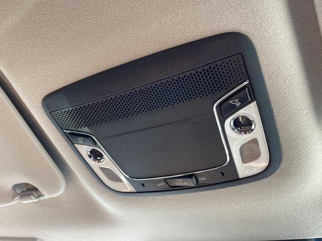 ホンダ ヴェゼル ハイブリッド Z ホンダセンシング 新潟県 2019(平31)年 4.3万km プラチナホワイトパール 純正メモリナビ/（DTV/DVD/Bluetooth）/ホンダセンシング/衝突軽減/レーンキープアシスト/先行発進検知/クルーズコントロール/バックカメラ/ビルドインETC/ハーフレザーシート/シートヒーター/革巻きステア/パドルシフト/防眩ミラー/フロアマット/LEDヘッドライト/フォグランプ/ウィンカーミラー/電格ミラー/ドアバイザー