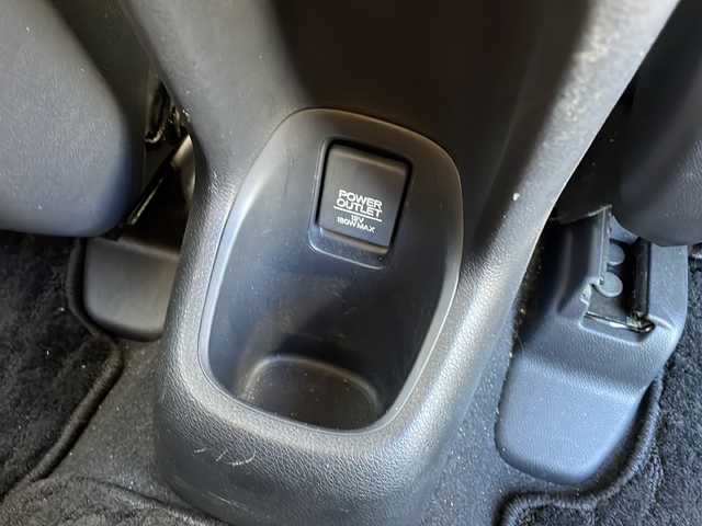 ホンダ ヴェゼル ハイブリッド Z ホンダセンシング 新潟県 2019(平31)年 4.3万km プラチナホワイトパール 純正メモリナビ/（DTV/DVD/Bluetooth）/ホンダセンシング/衝突軽減/レーンキープアシスト/先行発進検知/クルーズコントロール/バックカメラ/ビルドインETC/ハーフレザーシート/シートヒーター/革巻きステア/パドルシフト/防眩ミラー/フロアマット/LEDヘッドライト/フォグランプ/ウィンカーミラー/電格ミラー/ドアバイザー